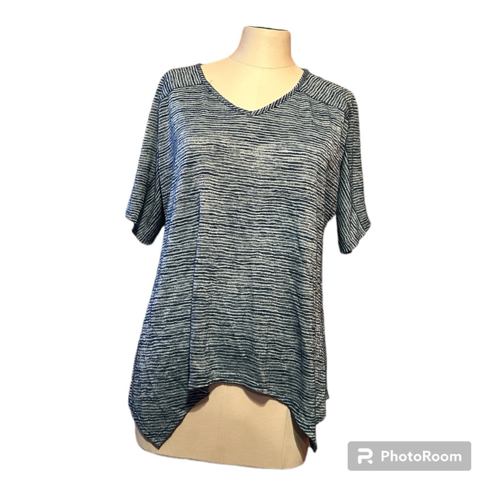 Jillian N women’s PL blue/black/white striped asymmetrical hemline blouse